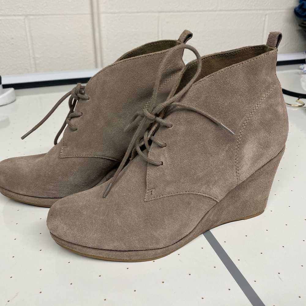 Dolce Vita (DV) booties, women’s 9